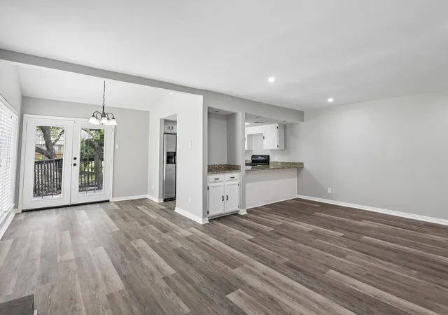 Photo 3 of Townhouse for sale at 2712 Meadowstone Ct, Carrollton, TX 75006 | MLS# 21354178 | Listing updated on 2026-08-19