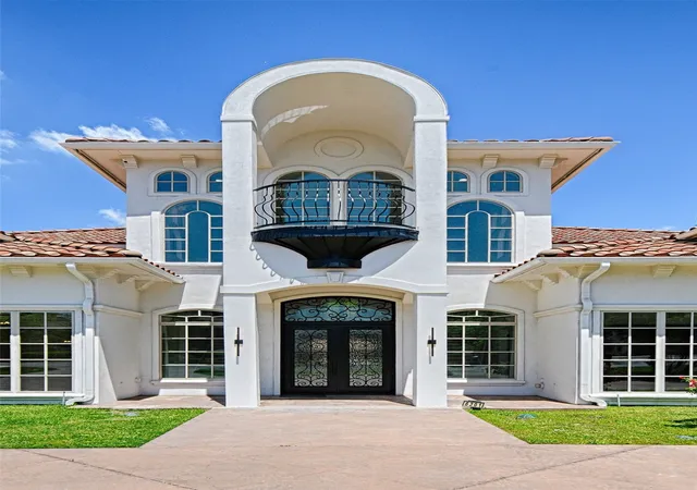 Photo 3 of Single family home for sale at 6301 Churchill Wy, Dallas, TX 75230 | MLS# 21292916 | Listing updated on 2026-08-30