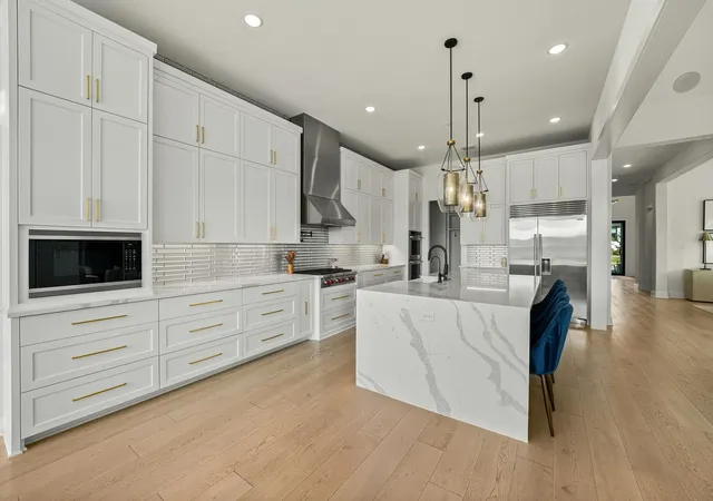Photo 4 of Sale Pending at 5711 Edmonton Ave, Frisco, TX 75034 | MLS# 21354179 | Listing updated on 2026-10-02