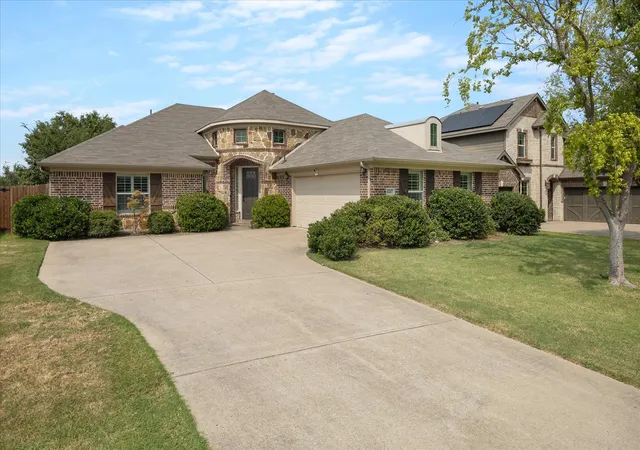 Photo 1 of Sale Pending at 6413 Tuckers Pl, Rowlett, TX 75089 | MLS# 21350567 | Listing updated on 2026-09-15