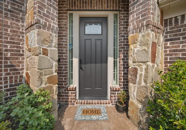 Photo 3 of Sale Pending at 6413 Tuckers Pl, Rowlett, TX 75089 | MLS# 21350567 | Listing updated on 2026-09-15