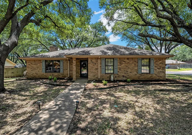 Photo 1 of Single family home for sale at 7024 Cheshire Dr, Waco, TX 76712 | MLS# 21348824 | Listing updated on 2026-09-02