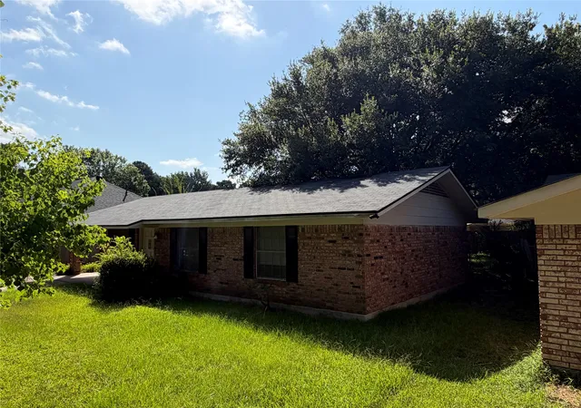 Photo 2 of Single family home for sale at 3503 Colquitt Rd, Shreveport, LA 71118 | MLS# 21354213 | Listing updated on 2026-08-07