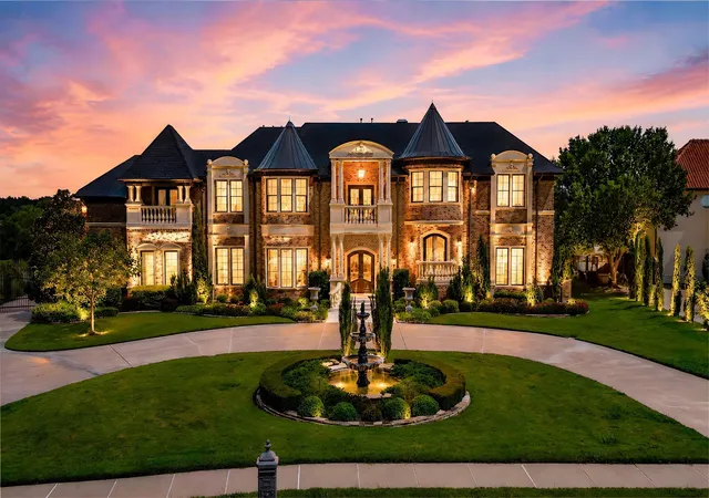 Photo 1 of Mansion for sale at 209 Crystal Ct, Rockwall, TX 75032 | MLS# 21349527 | Listing updated on 2026-08-20