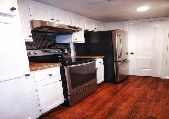 Photo 4 of Condo for sale at 4623 Country Creek Dr #1049, Dallas, TX 75236 | MLS# 21354136 | Listing updated on 2026-09-22