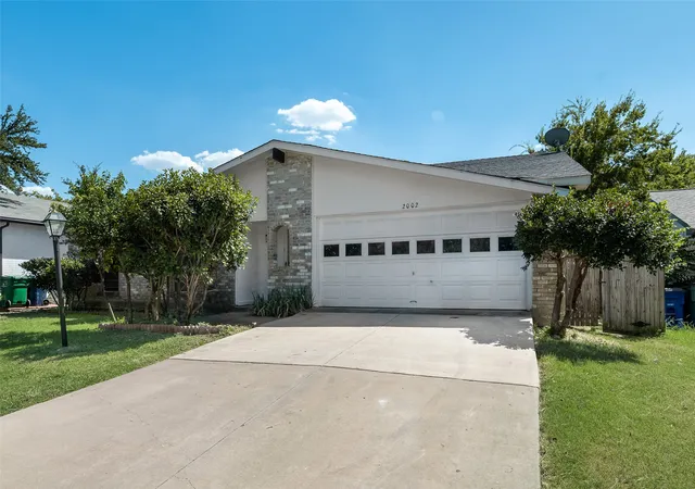 Photo 2 of Single family home for sale at 2002 Rose Hill Rd, Carrollton, TX 75007 | MLS# 21354266 | Listing updated on 2026-08-25