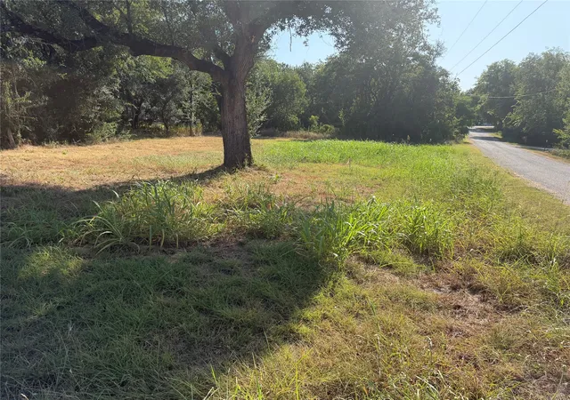 Photo 1 of Land for sale at 3101 Leo Rd, Granbury, TX 76049 | MLS# 21351699 | Listing updated on 2026-08-08