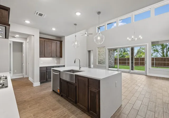 Photo 4 of Single family home for sale at 1011 Goldenrod Dr, Justin, TX 76247 | MLS# 21354283 | Listing updated on 2026-08-08