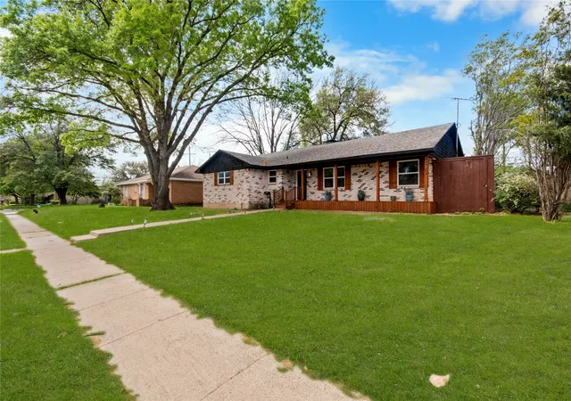 Photo 2 of Single family home for sale at 6211 Symphony Ln, Dallas, TX 75227 | MLS# 21354318 | Listing updated on 2026-08-08