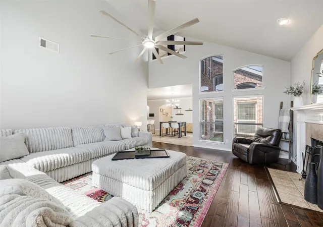 Photo 2 of Single family home for sale at 13827 Plum Valley Dr, Frisco, TX 75033 | MLS# 21354336 | Listing updated on 2026-09-02