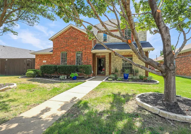 Photo 3 of Single family home for sale at 13827 Plum Valley Dr, Frisco, TX 75033 | MLS# 21354336 | Listing updated on 2026-09-02