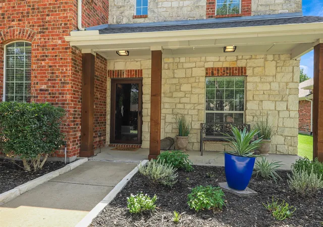 Photo 4 of Single family home for sale at 13827 Plum Valley Dr, Frisco, TX 75033 | MLS# 21354336 | Listing updated on 2026-09-02
