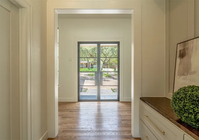 Photo 3 of Sale Pending at 1904 Woodstock Dr, Colleyville, TX 76034 | MLS# 21346452 | Listing updated on 2026-08-24