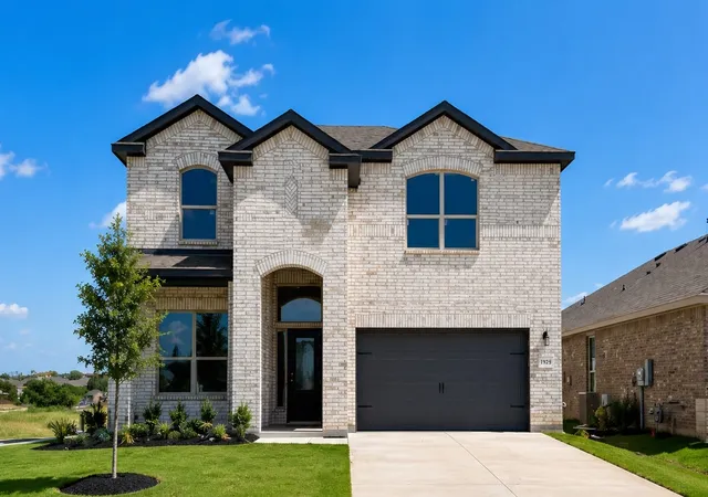 Photo 1 of Sale Pending at 1929 Cookes Ln, Cleburne, TX 76033 | MLS# 21354113 | Listing updated on 2026-08-11