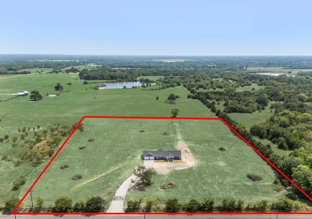 Photo 1 of Single family home for sale at 285 County Road 1120, Cumby, TX 75433 | MLS# 21354423 | Listing updated on 2026-08-31