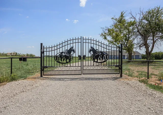 Photo 4 of Single family home for sale at 285 County Road 1120, Cumby, TX 75433 | MLS# 21354423 | Listing updated on 2026-08-31