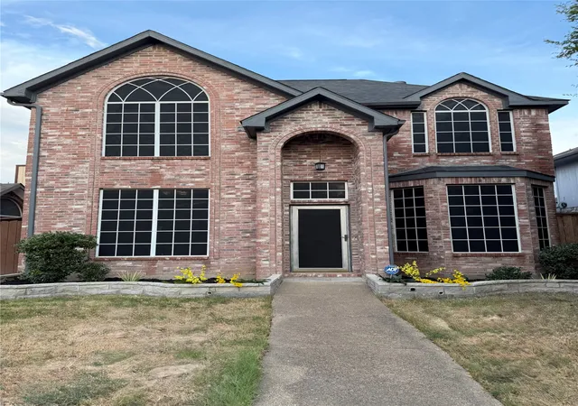 Photo 1 of Sale Pending at 542 Chancellorsville Dr, Mesquite, TX 75149 | MLS# 21354402 | Listing updated on 2026-08-28