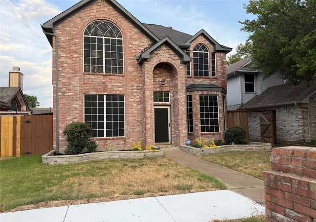 Photo 2 of Sale Pending at 542 Chancellorsville Dr, Mesquite, TX 75149 | MLS# 21354402 | Listing updated on 2026-08-28