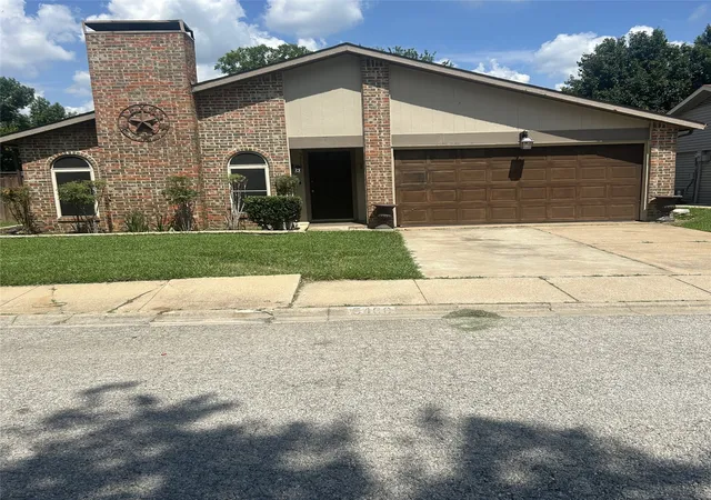 Photo 2 of Single family home for sale at 5408 Princess Ct, Lake Dallas, TX 75065 | MLS# 21354435 | Listing updated on 2026-09-03