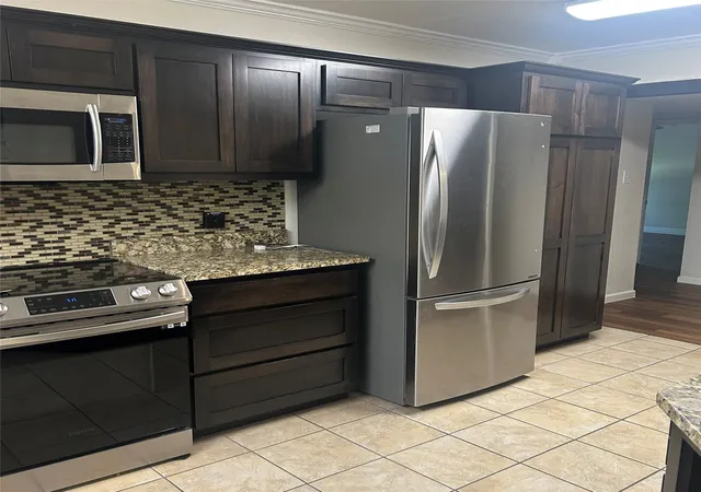 Photo 4 of Single family home for sale at 5408 Princess Ct, Lake Dallas, TX 75065 | MLS# 21354435 | Listing updated on 2026-09-03