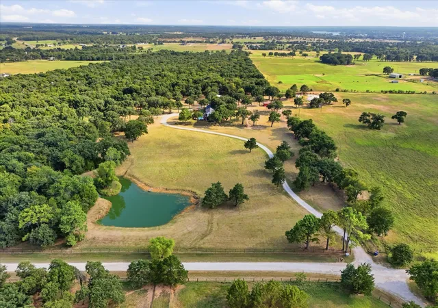 Photo 1 of Single family home for sale at 12 County Road 2114, Gainesville, TX 76240 | MLS# 21352810 | Listing updated on 2026-08-19