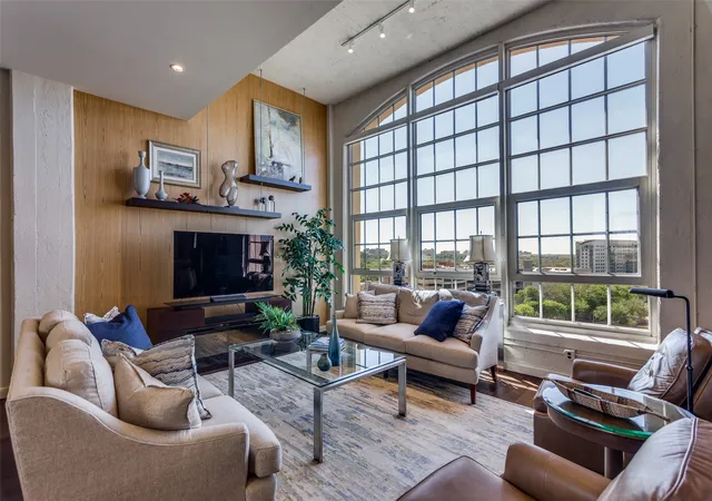 Photo 3 of Condo for sale at 2600 W 7th St #1717, Fort Worth, TX 76107 | MLS# 21352664 | Listing updated on 2026-08-08