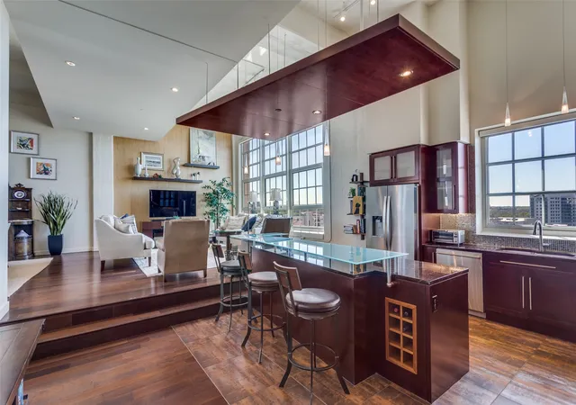 Photo 3 of Condo for sale at 2600 W 7Th St #1717, Fort Worth, TX 76107 | MLS# 21352664 | Listing updated on 2026-08-08