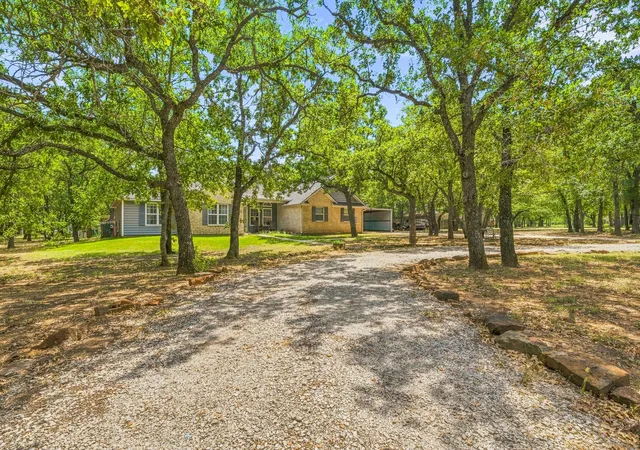 Photo 2 of Sale Pending at 330 Rambling Oaks Rd, Graham, TX 76450 | MLS# 21354353 | Listing updated on 2026-09-06