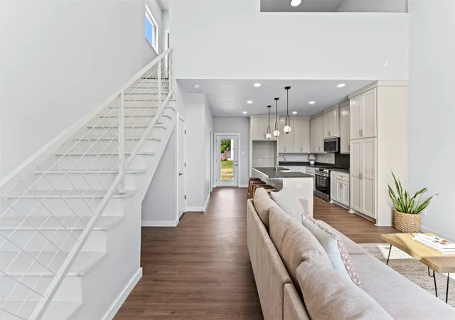 Photo 3 of Single family home for sale at 2400 S 12th St, Waco, TX 76706 | MLS# 21354540 | Listing updated on 2026-08-10