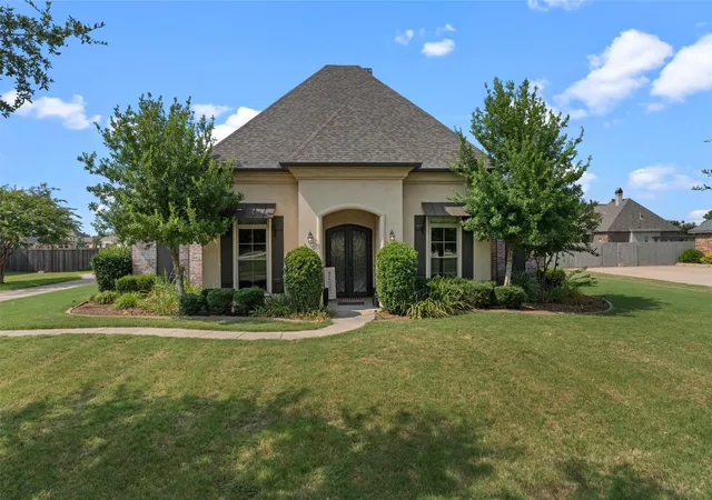 Photo 2 of Single family home for sale at 107 Colonel Burt Dr, Benton, LA 71006 | MLS# 21353211 | Listing updated on 2026-09-05