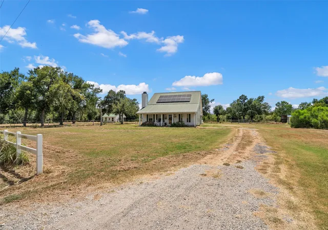 Photo 2 of Single family home for sale at 353 County Road 176, Marlin, TX 76661 | MLS# 21354271 | Listing updated on 2026-09-01