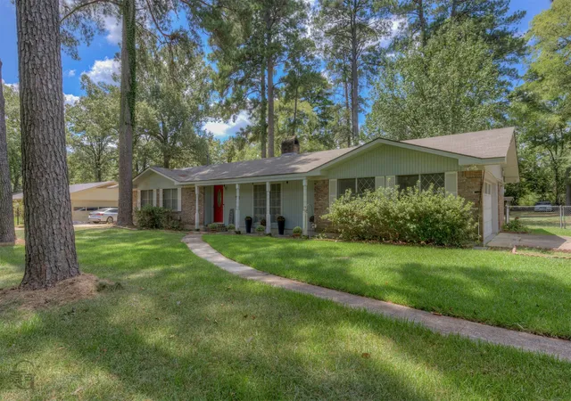 Photo 3 of Single family home for sale at 3132 Pines Rd, Shreveport, LA 71119 | MLS# 21354568 | Listing updated on 2026-08-13