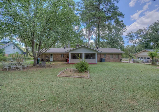 Photo 4 of Single family home for sale at 3132 Pines Rd, Shreveport, LA 71119 | MLS# 21354568 | Listing updated on 2026-08-13
