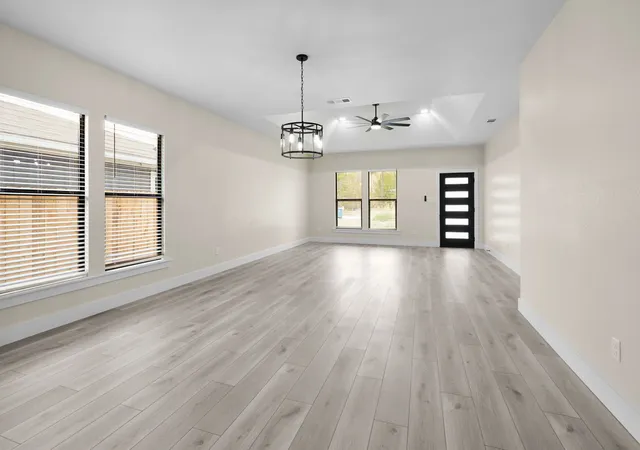 Photo 2 of Single family home for sale at 307 E 13Th, Corsicana, TX 75110 | MLS# 21350197 | Listing updated on 2026-09-23