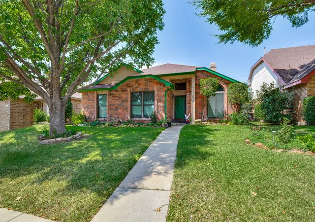 Photo 2 of Single family home for sale at 2910 Spinner Ln, Grand Prairie, TX 75052 | MLS# 21350529 | Listing updated on 2026-08-29