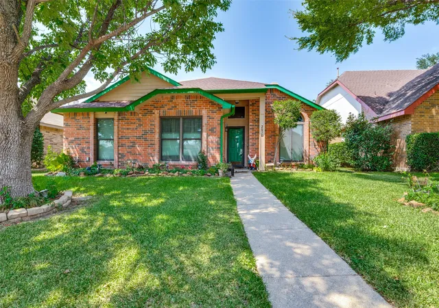 Photo 3 of Single family home for sale at 2910 Spinner Ln, Grand Prairie, TX 75052 | MLS# 21350529 | Listing updated on 2026-08-29