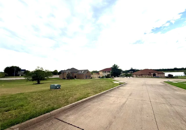 Photo 2 of Land for sale at 435 Breezeway Ct, Cedar Hill, TX 75104 | MLS# 21354065 | Listing updated on 2026-08-10