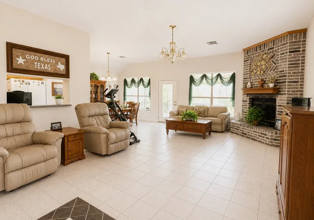 Photo 4 of Single family home for sale at 7066 Golf Dr, Whitney, TX 76692 | MLS# 21342095 | Listing updated on 2026-08-24