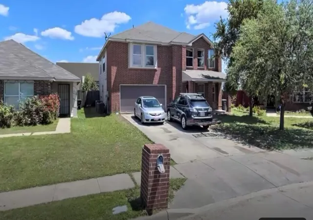 Photo 1 of Single family home for sale at 208 Dakota Ridge Dr, Fort Worth, TX 76134 | MLS# 21354603 | Listing updated on 2026-08-08