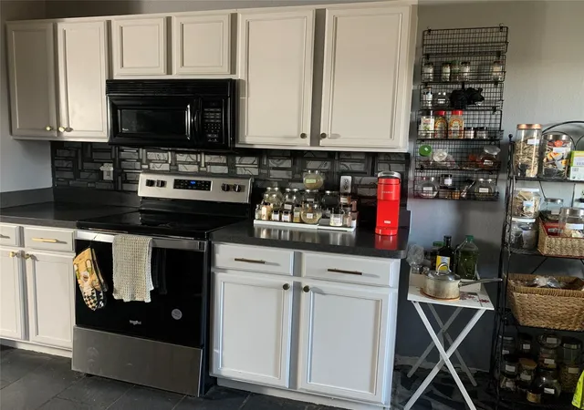 Photo 3 of Single family home for sale at 208 Dakota Ridge Dr, Fort Worth, TX 76134 | MLS# 21354603 | Listing updated on 2026-08-08