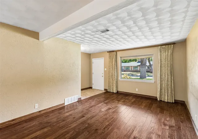 Photo 3 of Single family home for sale at 505 Caduceus Ln, Hurst, TX 76053 | MLS# 21349564 | Listing updated on 2026-08-28