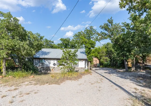 Photo 3 of Single family home for sale at 481 North Shore Dr, Cisco, TX 76437 | MLS# 21354561 | Listing updated on 2026-08-11