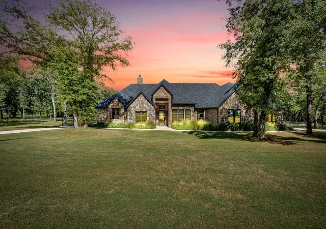 Photo 1 of Single family home for sale at 3131 Trailwood Dr E, Burleson, TX 76028 | MLS# 21352345 | Listing updated on 2026-08-19