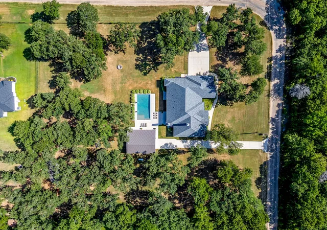 Photo 3 of Single family home for sale at 3131 Trailwood Dr E, Burleson, TX 76028 | MLS# 21352345 | Listing updated on 2026-10-06