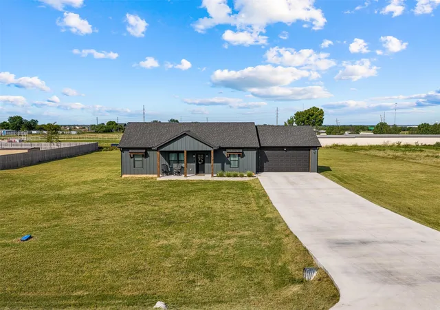 Photo 2 of Sale Pending at 259 Stillmeadow Wy, Whitney, TX 76692 | MLS# 21354587 | Listing updated on 2026-08-24