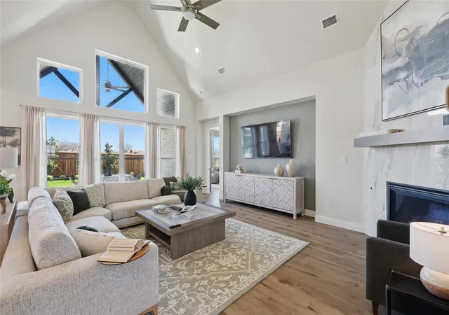 Photo 4 of Single family home for sale at 2253 Garnet Dr, Waxahachie, TX 75167 | MLS# 21354602 | Listing updated on 2026-09-29