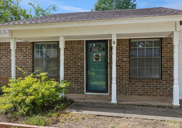 Photo 3 of Sale Pending at 936 Springdale Rd, Bedford, TX 76021 | MLS# 21333932 | Listing updated on 2026-08-18
