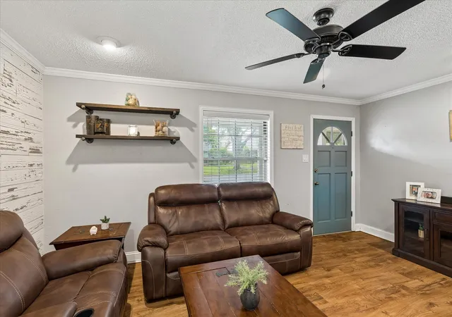 Photo 3 of Sale Pending at 936 Springdale Rd, Bedford, TX 76021 | MLS# 21333932 | Listing updated on 2026-08-18