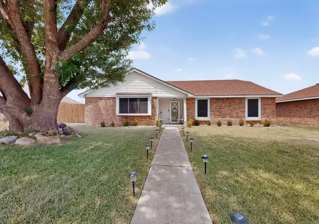 Photo 2 of Single family home for sale at 3932 Farrington St, Mesquite, TX 75150 | MLS# 21350888 | Listing updated on 2026-08-16