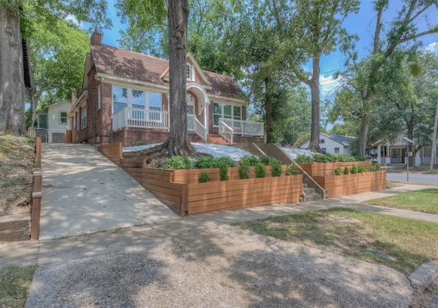 Photo 2 of Single family home for sale at 502 Kirby Pl, Shreveport, LA 71104 | MLS# 21354646 | Listing updated on 2026-08-19